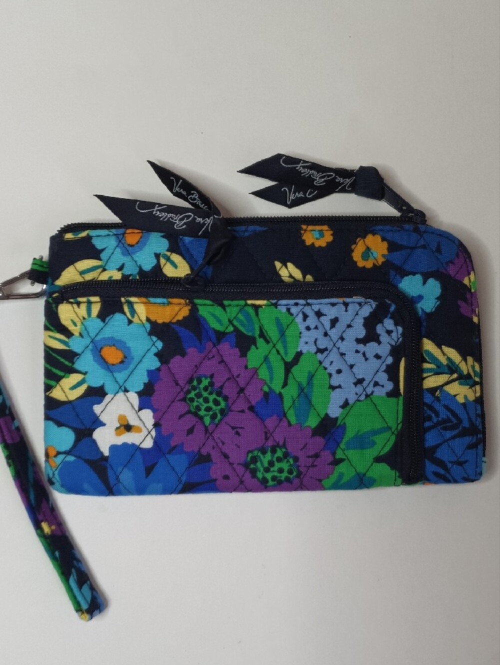 Vera Bradley Wrislet/Wallet Ribbon Tutti Frutti + Free Gift